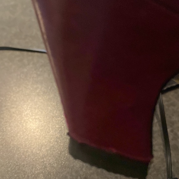 Treo vintage ladies heels. size 10. Made in Brazil.  Colour is burgundy! - Picture 5 of 8